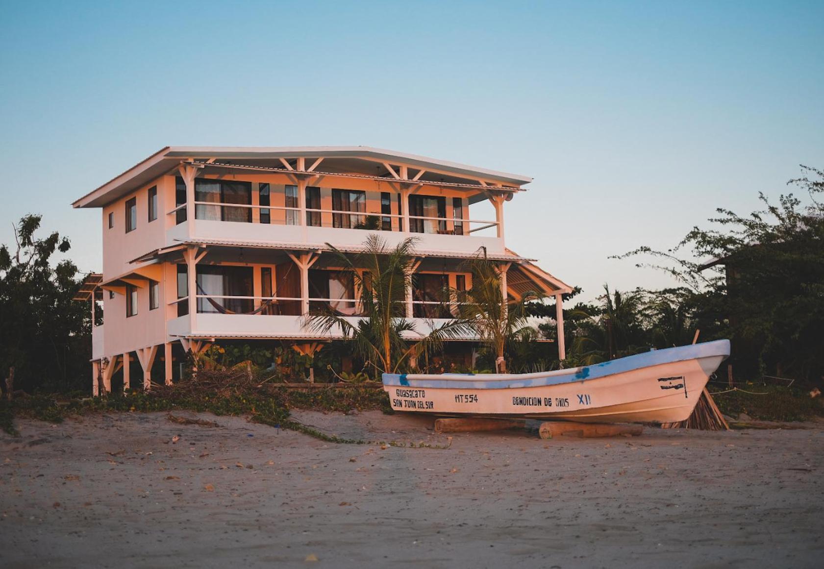 Stella Mar Oceanfront Hotel Popoyo Eksteriør bilde