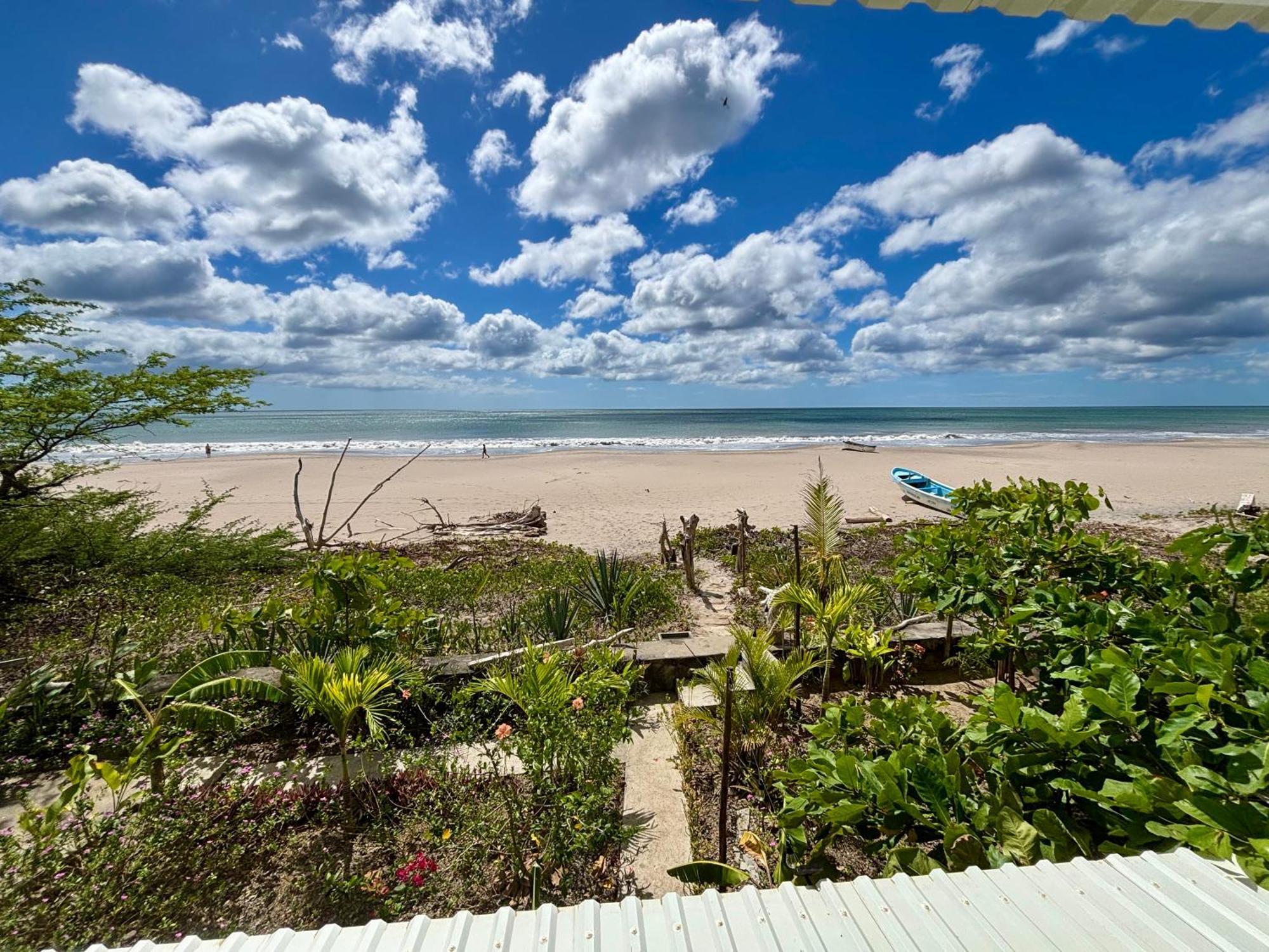 Stella Mar Oceanfront Hotel Popoyo Eksteriør bilde