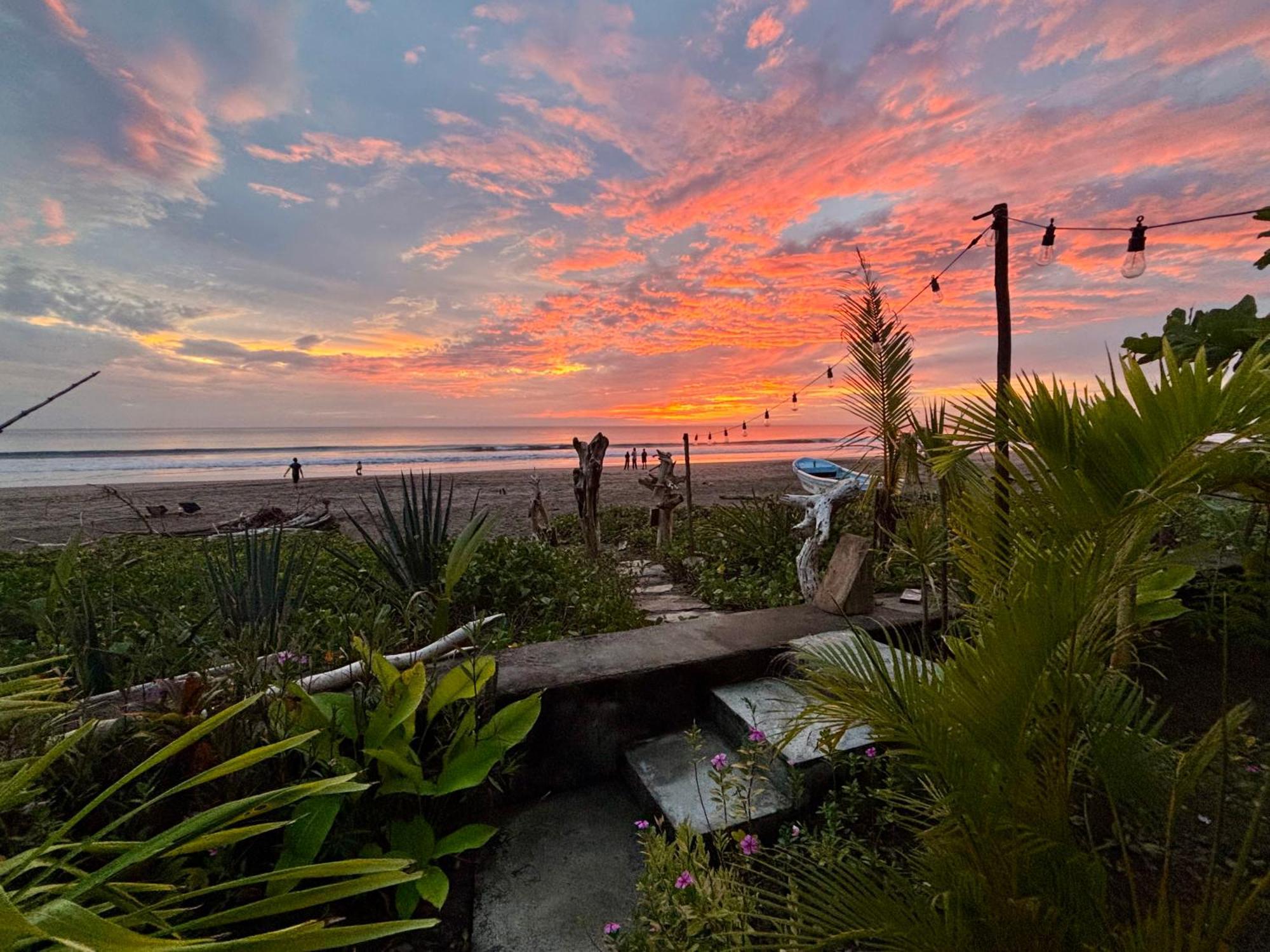 Stella Mar Oceanfront Hotel Popoyo Eksteriør bilde